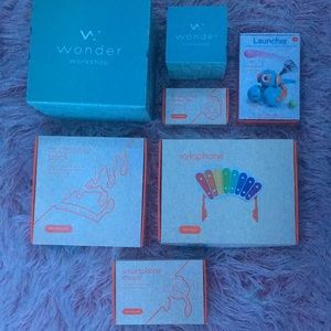 Dash and Dot Wonder Workshop set